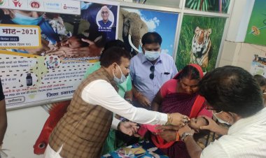 महासमुंद : संसदीय सचिव ने किया शिशु संरक्षण माह का शुभारम्भ