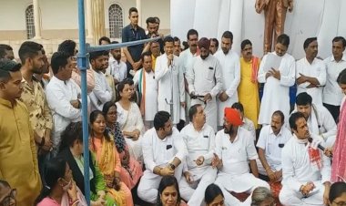 लखीमपुर खीरी में किसान हिंसा के खिलाफ रायपुर में कांग्रेसियों का प्रदर्शन