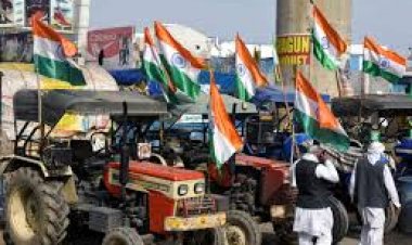 किसान आंदोलन के एक साल पूरे होने पर रायपुर में किसानों की ट्रैक्टर रैली