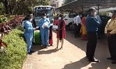 कर्नाटक के मंत्री का दावा- 'डेल्टा से कम खतरनाक है कोरोना का ओमीक्रोन वेरिएंट'