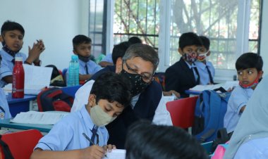 मुख्य सचिव ने आर डी तिवारी स्वामी आत्मानंद इंग्लिश मीडियम स्कूल का किया अवलोकन