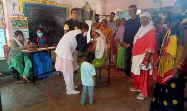 कुनकुरी कांग्रेस कार्यकर्ताओं ने कोरोना टीकाकरण महाअभियान में किया सहयोग