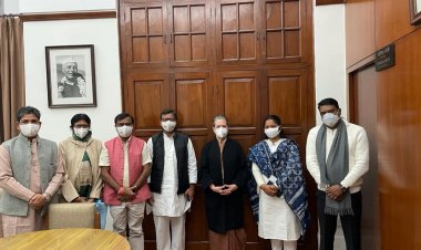 पार्टी अध्यक्ष श्रीमती सोनिया गांधी ने सांसदों को दी नव वर्ष की बधाई..