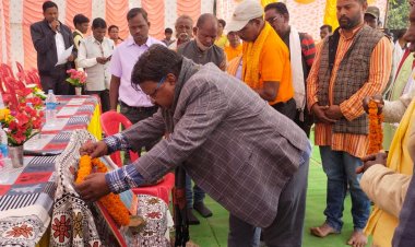 संसदीय सचिव यू.डी. मिंज रौतिया समाज के सांस्कृतिक कार्यक्रम में हुए शामिल  रौतिया समाज को संसदीय सचिव यू.डी. मिंज ने बताया दानवीर समाज  रौतिया समाज के संघर्ष को बहुत करीब से देखता आया हूँ आपकी मांग जायज़ है:-यू.डी. मिंज