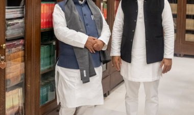 UP चुनाव से पहले BJP को झटका, योगी के मंत्री स्वामी प्रसाद मौर्य का इस्तीफा, सपा में हुए शामिल