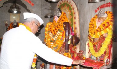 मुख्यमंत्री ने माता की पूजा अर्चना कर बस्तर एवं छत्तीसगढ़ की खुशहाली की कामना की
