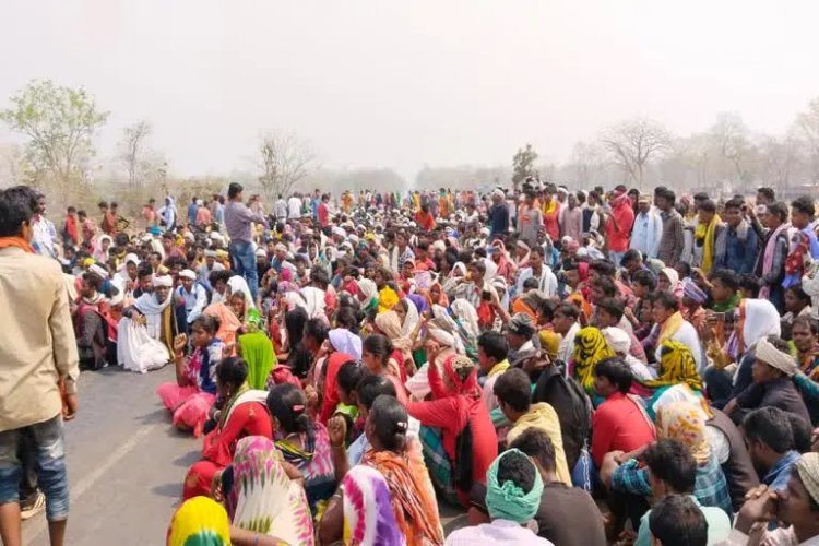 रायपुर जगदलपुर राष्ट्रीय राजमार्ग को आदिवासियों ने किया जाम