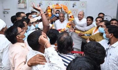 वनोपज सहकारी समिति प्रबंधक संघ ने पारिश्रमिक में वृद्धि के लिए मुख्यमंत्री को दिया धन्यवाद