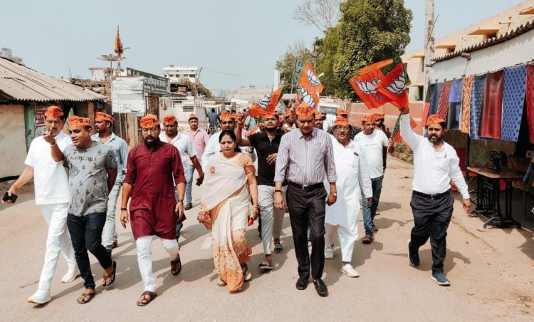 भारतीय  जनता पार्टी के 42 वे स्थापना दिवस के अवसर पर आज महासमुंद जिले के पिथौरा मंडल में भाजपा जनो ने नगर में निकाली रैली