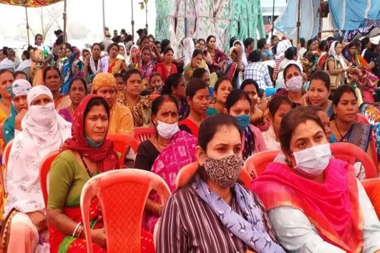 रायपुर में कर्मचारी संघ का धरना प्रदर्शन, 32 कर्मचारी संगठन मांगों पर अड़े