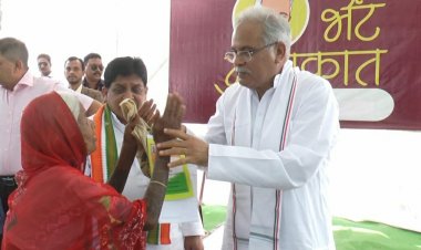 मुख्यमंत्री बघेल ला आशीर्वाद देंत हों, बघेल बहुत बने हे,आज तुरन्त मोर काम हो गे हे
