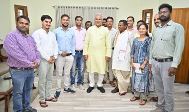 मुख्यमंत्री ने मनरेगा के रोजगार सहायकों का मानदेय 5 एवं 6 हजार से बढ़ाकर अब 9 हजार 540 रूपए करने की घोषणा की