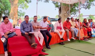 संसदीय सचिव यू.डी. मिंज क़े निर्देश पर तत्काल बने दर्जनों राशन कार्ड ग्रामीणों से की उनकी समस्याओं के बारे में विस्तार से की चर्चा  शासन, प्रशासन सदैव आप सभी को लाभ पहुचाने के लिए प्रयासरत:-यू.डी. मिंज