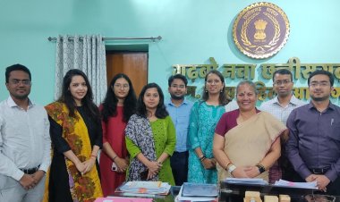 8 प्रशिक्षु आइ ए एस ने महिला आयोग की अध्यक्ष से समझा आयोग का कार्य एवं अन्य गतिविधियां