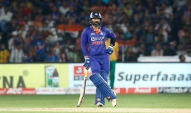 दिनेश कार्तिक की अर्धशतकीय पारी और आवेश खान के 4 विकेट्स द.अफ्रीका पर भारी