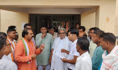 केंद्र सरकार के खिलाफ कॉंग्रेसियो ने जोरदार प्रदर्शन कर तहसीलदार को ज्ञापन सौपा।