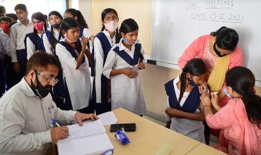 फ्री बूस्टर डोज का तोहफा : 18 साल से अधिक उम्र के लोगों को भी मुफ्त में लगेगी प्रिकॉशन डोज