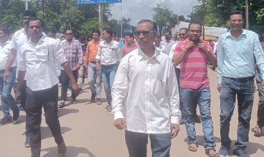 जिला दुर्ग में नवीन शिक्षक संघ, शालेय शिक्षक संघ, छत्तीसगढ़ टीचर्स एसोसिएशन के द्वारा २५ जुलाई से अनिश्चितकालीन हड़ताल  का आज तीसरा दिन