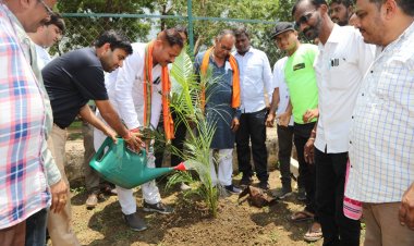 पर्यावरण की सेहत सुधारने हेतु वृहद वृक्षारोपण