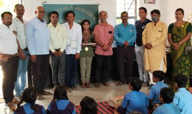 अमोरा में जवाहर नवोदय विद्यालय में चयनित बच्चे का हुआ सम्मान