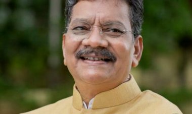 विस् अध्यक्ष डॉ. चरणदास महंत ने स्वतंत्रता दिवस की 76 वीं वर्षगांठ पर प्रदेशवासियों को दी बधाई शुभकामनाएं।