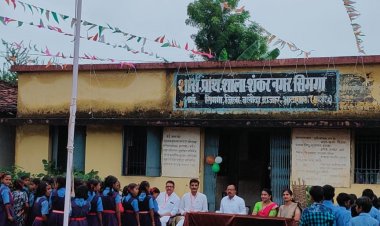 आजादी की अमृत महोत्सव 75 वें स्वतंत्रता दिवस पर सदगुरु कबीर सेना छत्तीसगढ़ इकाई केत प्रदेश अध्यक्ष श्री प्रदीप नायक एवं प्रदेश उपाध्यक्ष श्री लाल बहादुर नेपाली के द्वारा