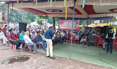 जशपुर में ढोल बाजे के साथ हुआ अनिश्चित कालीन हड़ताल का आगाज