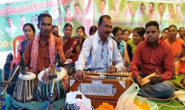 रायपुर में दैनिक वेतनभोगी कर्मचारियों का विरोध प्रदर्शन, गीत संगीत से बघेल सरकार को लगाई गुहार