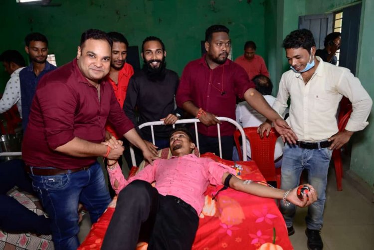 जशपुर जिला फोटोग्राफर संघ   ने किया विशाल रक्त दान शिविर