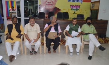 नितिन नबीन व बृजमोहन अग्रवाल ने राष्ट्रीय अध्यक्ष जे पी नड्डा के स्वागत हेतु रोड शो के व्यवस्था प्रभारियों की ली बैठक।