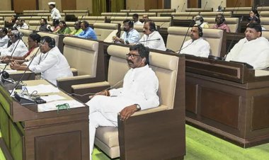 हेमंत सोरेन का मास्टरस्ट्रोक- OBC रिजर्वेशन बढ़ाया, स्थानीय नीति में भी बदलाव