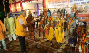 दशहरा के आयोजनों में शामिल हुए पूर्व मंत्री एवं विधायक श्री बृजमोहन अग्रवाल