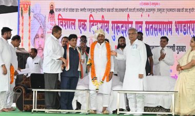 रायपुर : भंडारपुरी धाम में आयोजित गुरु दर्शन मेला में मुख्य अतिथि के  रुप में शामिल हुए मुख्यमंत्री