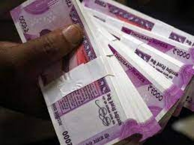 भारतीय रुपया फिर धड़ाम, अमेरिकी डॉलर के मुकाबले 83 का स्तर पार
