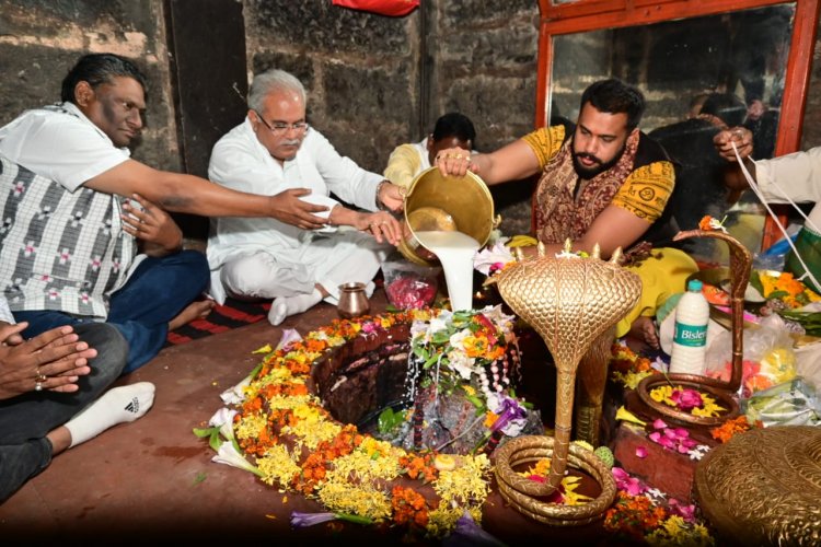 मुख्यमंत्री ने कुलेश्वर महादेव मंदिर में पूजा-अर्चना की