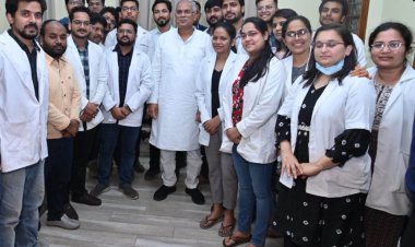 मुख्यमंत्री से छत्तीसगढ़ जूनियर डॉक्टर्स एसोसिएशन के प्रतिनिधिमण्डल ने की सौजन्य मुलाकात