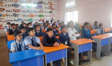 पीएम मोदी ने क्रिकेट से दिया अपने लक्ष्य पर फोकस करने का मंत्र-नन्दकुमार वर्मा  स्वामी आत्मानंद विद्यालय में हुआ परीक्षा पे चर्चा कार्यक्रम