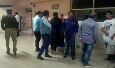 मध्य प्रदेश के इंदौर शहर के ग्रामीण इलाके सिमरोल में कॉलेज के पूर्व छात्र ने  कॉलेज परिसर में महिला प्रोफेसर को जिंदा जलाने की कोशिश की