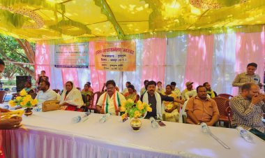 स्वस्थ पंचायत सम्मेलन और जनसंवाद में पहुंचे कुनकुरी विधायक मिंज   जंगल कटेगा तो पर्यावरण बदलेगा, भविष्य में लोग पानी पानी को तरसेंगे, जंगल बचेगा तभी जीवन बचेगा :-यू. डी. मिंज