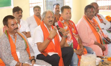 जनता के अधिकारों का हनन कर रही कांग्रेस सरकार -बृजमोहन