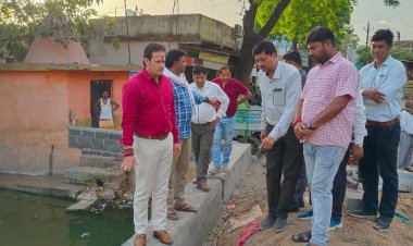 जनता का विश्वास ही मेरी सबसे बड़ी पूँजी  गुढ़ियारी वार्ड क्र.19 अंतर्गत झगरहीन डबरा एवं अशोक नगर मुक्तिधाम का हुआ निरीक्षण, साथ ही वार्डवासियों से हुए रूबरू - विकास उपाध्याय