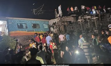 ओडिशा में माल गाड़ी से टकराई कोरोमंडल एक्सप्रेस, राहत और बचाव कार्य शुरू