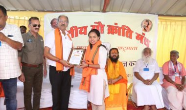 गौमाता की पीड़ा हरने वालों को बृजमोहन ने किया सम्मानित