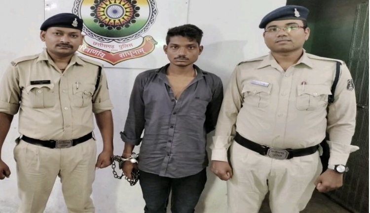 नाबालिग से बलात्कार के फरार आरोपी को पकड़ने में वैशाली नगर पुलिस को मिली सफलता, आरोपी को रीवा मध्यप्रदेश से किया गया गिरफ्तार