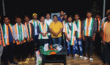 तपकरा मंडल के 50 से अधिक भाजयुमो कार्यकर्ताओं ने कुनकुरी विधायक निवास आश्रय पहुंच किया कांग्रेस प्रवेश