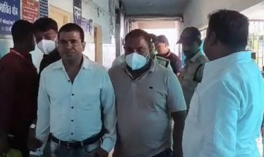 मध्यप्रदेश में अधिकारी ने ली 5000 रुपये घूस, सामने दिखी पुलिस तो निगल लिया पैसे