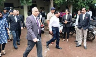 अधिवक्ता कक्ष में पानी का रिसाव देख नाराज हुए छत्तीसगढ़ के मुख्य न्यायाधीश