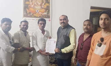 कबीरपंथी मानिकपुरी पनिका समाज के संरक्षक एवं राष्ट्रीय मजदूर कांग्रेस इंटकके प्रदेश उपाध्यक्ष  डॉक्टर महंत उमेश मानिकपुरी जी बेमेतरा विधानसभा से  अपनी दावेदारी पेश की