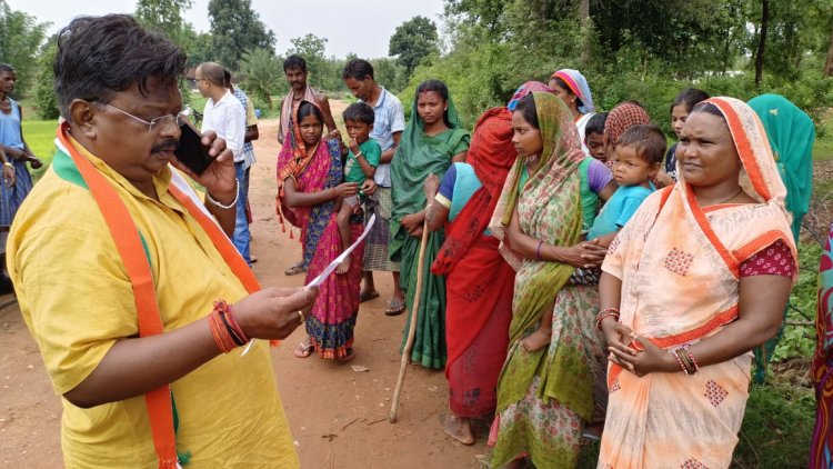 ग्रामीणों ने कहा 15 साल बाद कोई विधायक गांव आया , ग्रामीणों की समस्या का हुआ समाधान