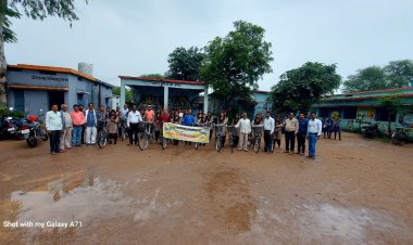 अमोरा स्कुल में सरस्वती सायकल वितरण